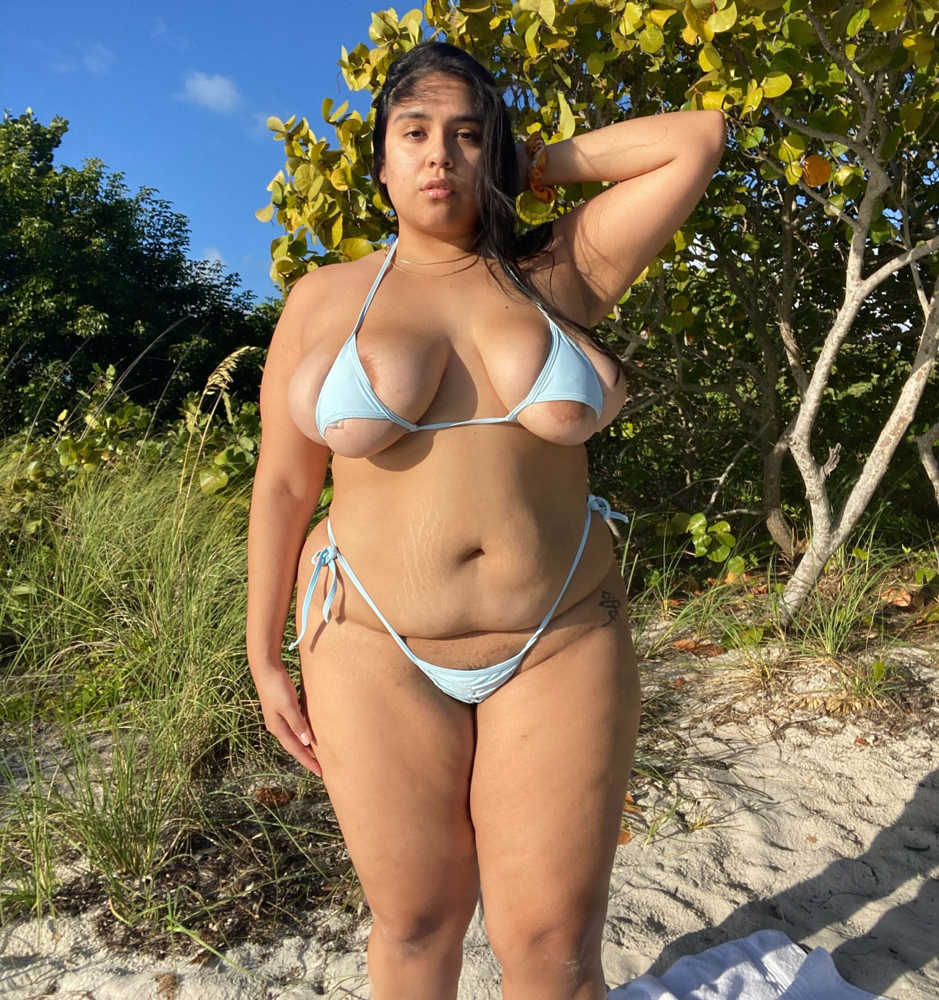 Vanessa Hinata nude 6