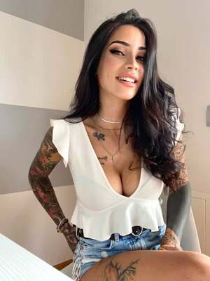 Vanessa Ouerhani nude 9