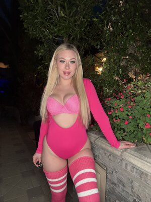 Vanna Rose nude 3