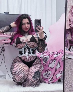 Venomous Dolly nude 6
