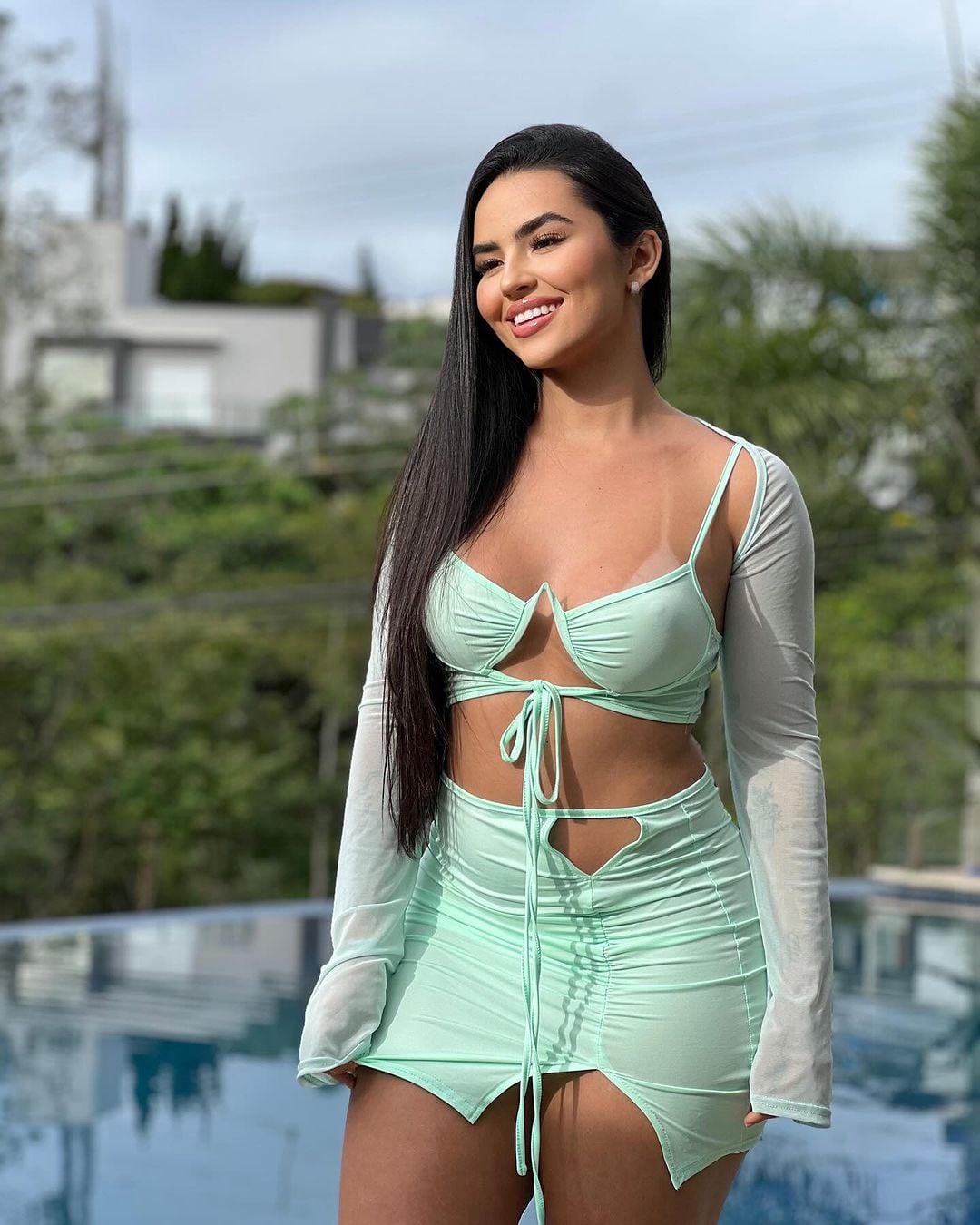 Victoria Azevedo nude 3