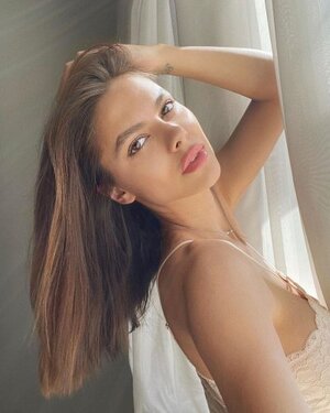 Viki Odintcova nude 6