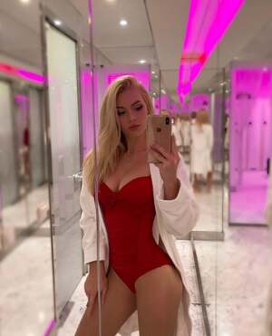 Viktoria Apanasenko nude 5