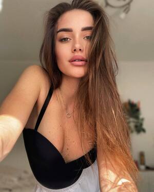 Viktoria Korotkaya nude 7