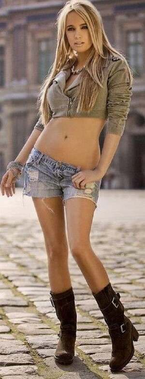 Virginie Gervais nude 6