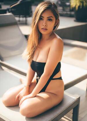 Vivian Chau nude 2
