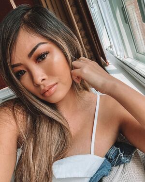 Vivian Chau nude 8