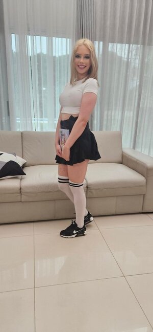 Vivian Lola nude 6