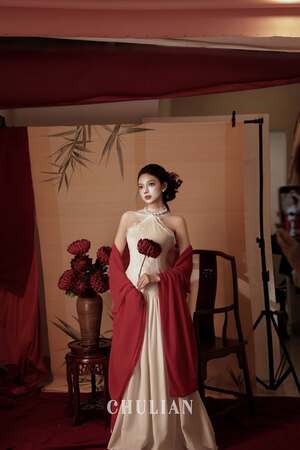 Vu Ngoc Kim Chi nude 7