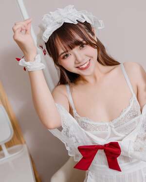 We Rui Xin nude 6