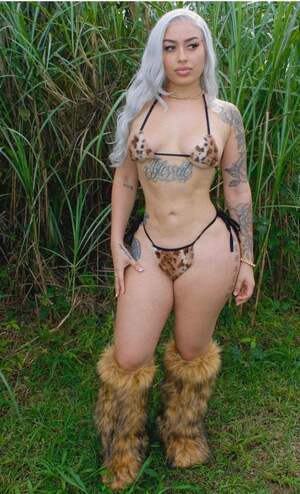 Willializ Lopez nude 4