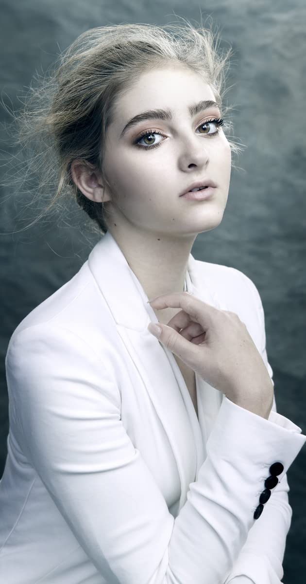 Willow Shields nude 10