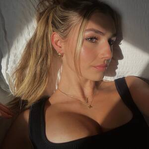 Wylie Nelson nude 12