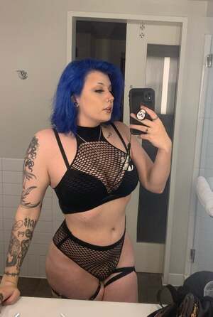 Xoe Grim nude 4
