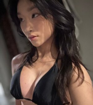 Xoey Li nude 9