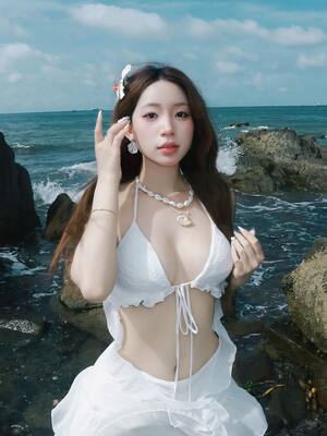 Xuan Yen nude 2