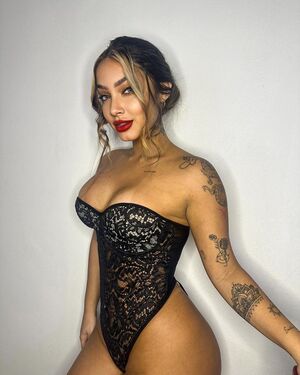 Ya Malb nude 8