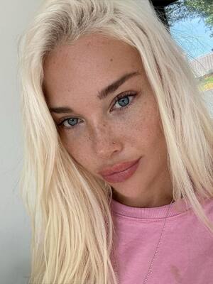 Yanell Guseva nude 8