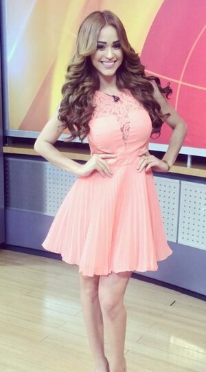 Yanet Garcia nude 4