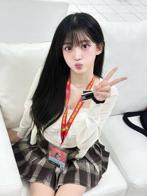 Yang Yu-Jeong nude 12