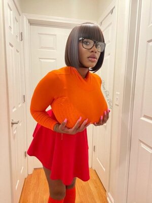 Yani The Body nude 3