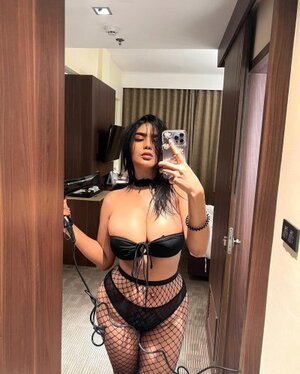Yanisa Samohom nude 7