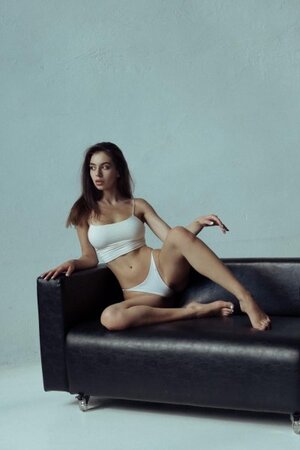YaraQ nude 12