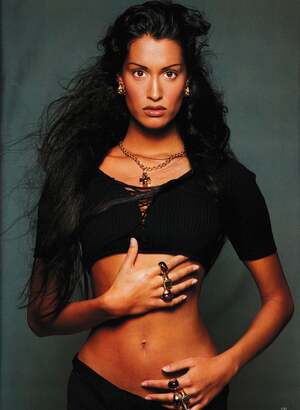 Yasmeen Ghauri nude 5