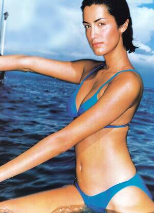 Yasmeen Ghauri nude 8