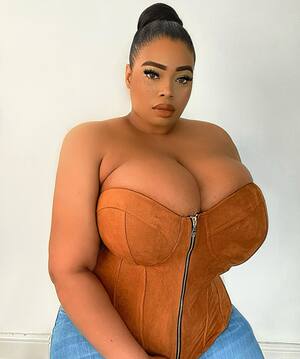 Yathien Beauty nude 10