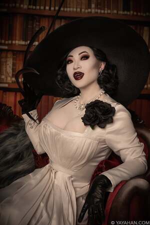 Yaya Han nude 11
