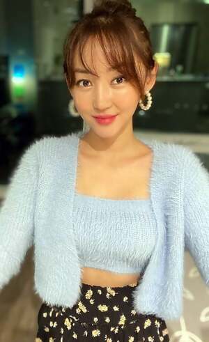 Yeonmi Park nude 11