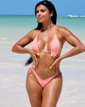 Yesli Gomez nude 3