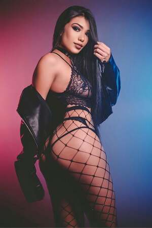Yeye Guzman nude 3
