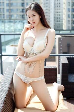 Yi Yang Silvia nude 4