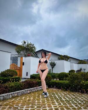 Yi Yang Silvia nude 5