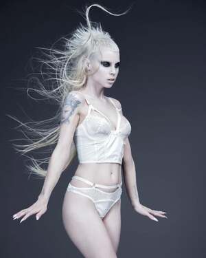Yolandi Visser nude 3