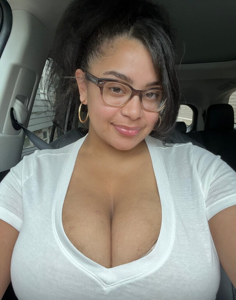 Yomy Juggs nude 6