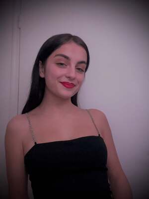 Yona Faedda nude 10