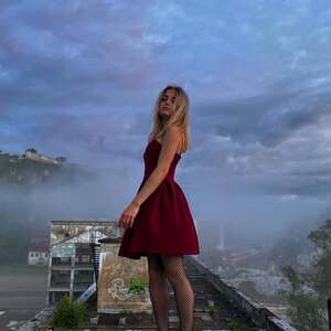 Yona Faedda nude 7