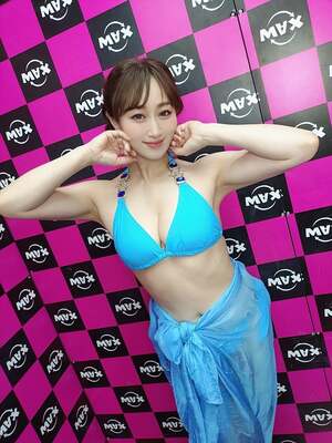 Yu Kawakami nude 10