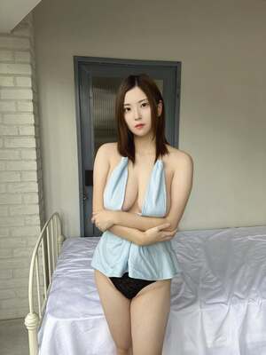 Yu Sasamoto nude 4