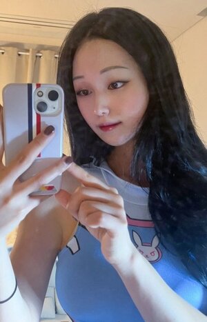 Yu Yuhwa nude 9