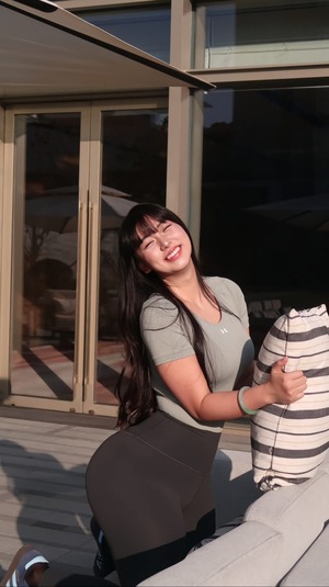 Yue Dabao nude 4