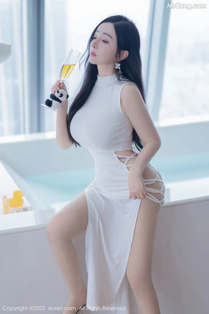 Yun Er nude 4