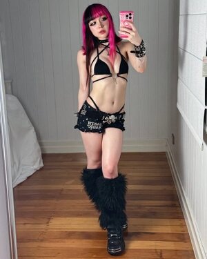 Yuwki nude 3