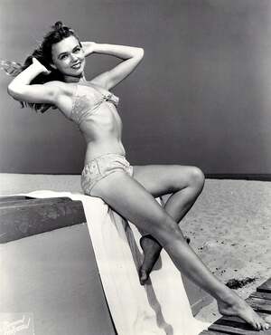 Yvette Vickers nude 3