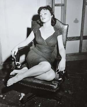 Yvette Vickers nude 9