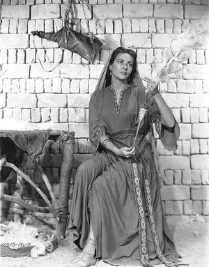 Yvonne De Carlo nude 5