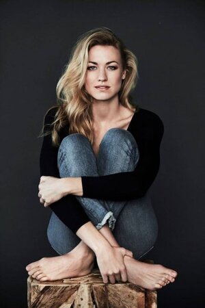 Yvonne Strahovski nude 12